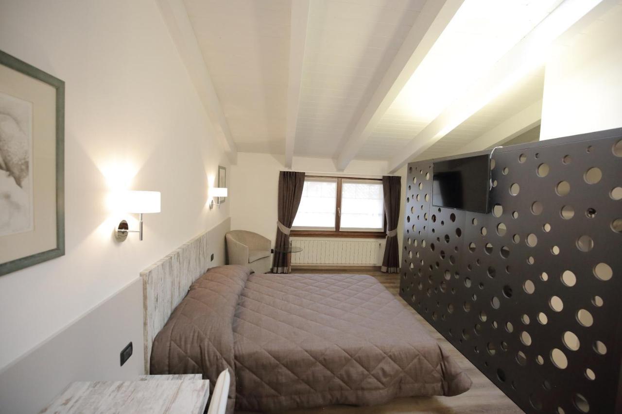 Albergo Antica Locanda Clusone Exterior photo