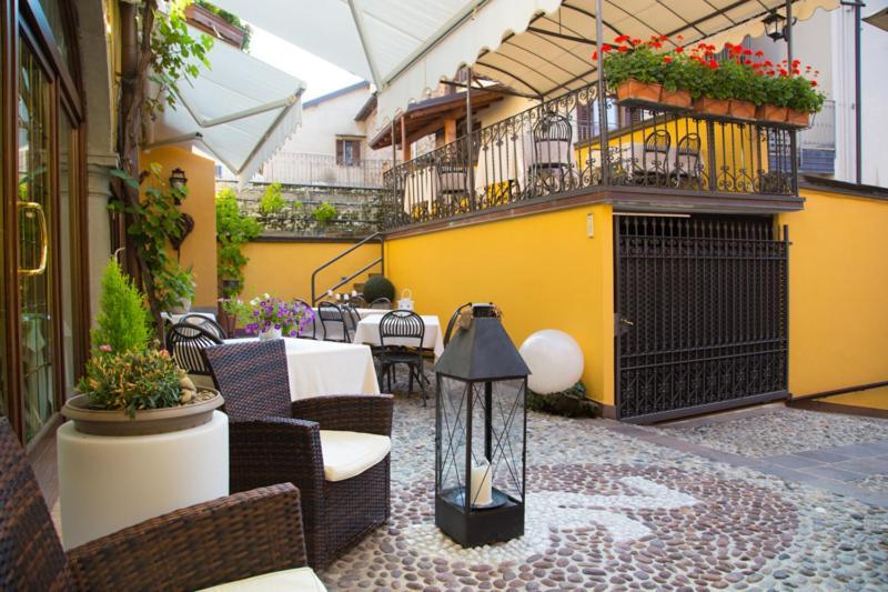 Albergo Antica Locanda Clusone Exterior photo