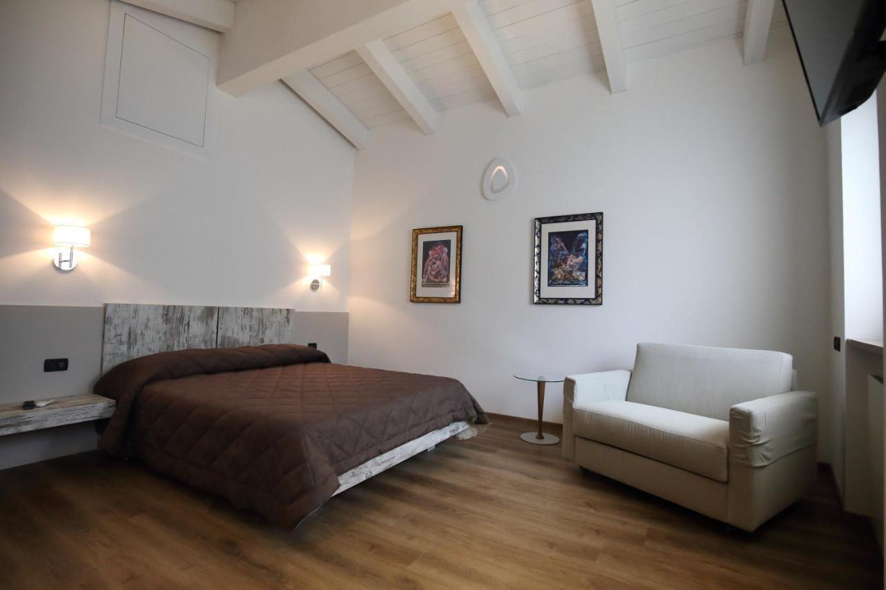 Albergo Antica Locanda Clusone Exterior photo