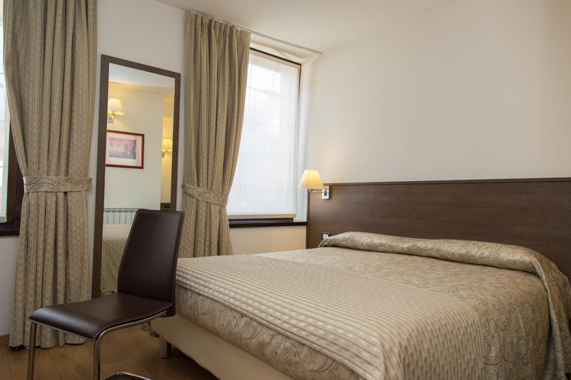 Albergo Antica Locanda Clusone Exterior photo