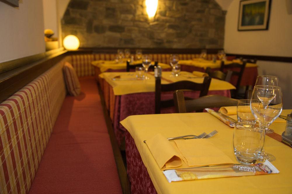 Albergo Antica Locanda Clusone Exterior photo